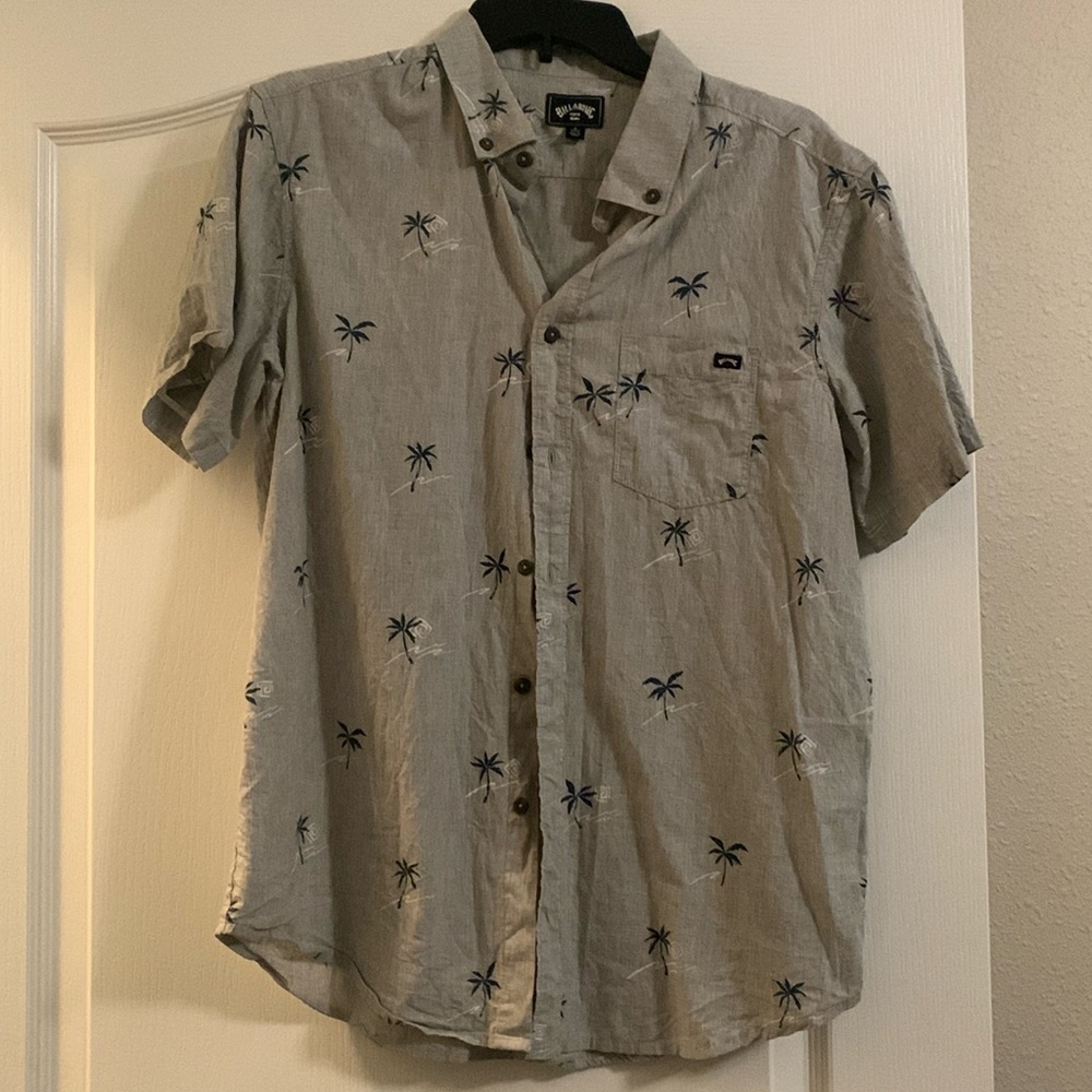 Billabong Men’s shirt size small